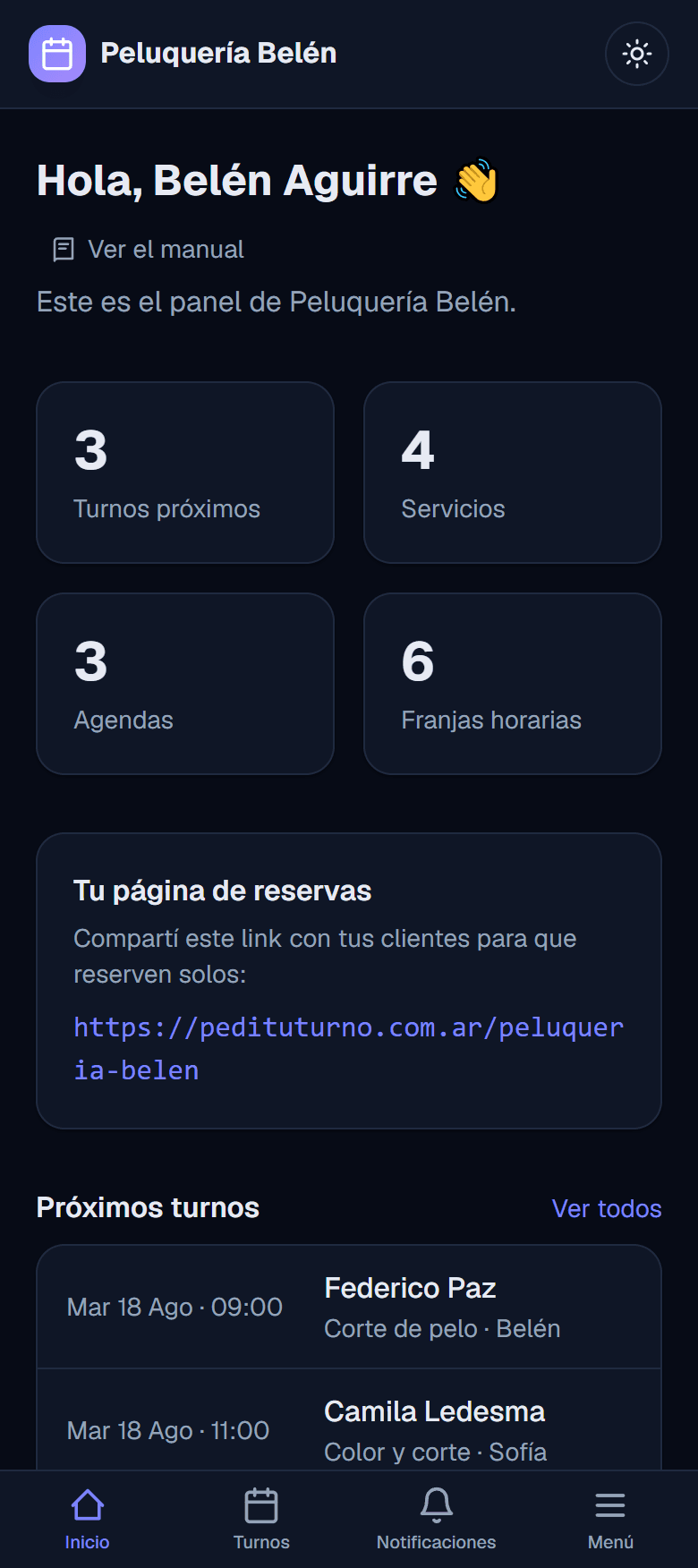Inicio del panel en el celular: resumen de turnos próximos, servicios y agendas, y el link de la página de reservas